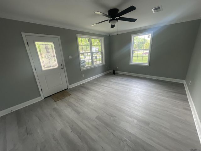 5520 Linden St, Baton Rouge, LA 70805