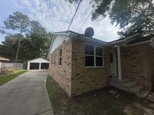5520 Linden St, Baton Rouge, LA 70805