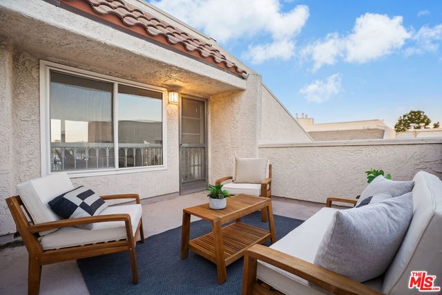 5333 Zelzah Avenue 338, Encino, CA 91316