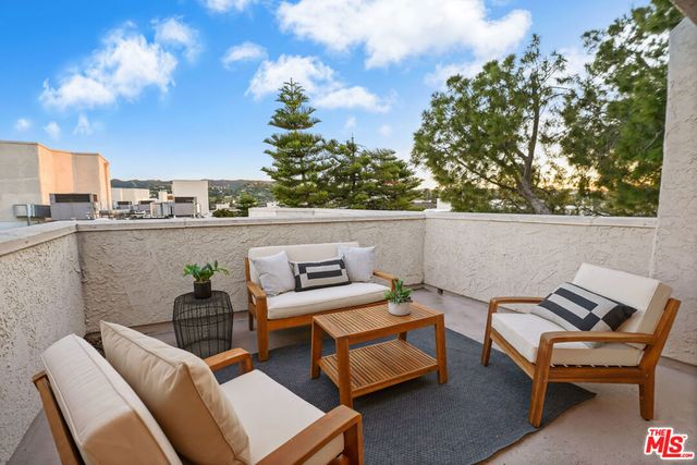 5333 Zelzah Avenue 338, Encino, CA 91316