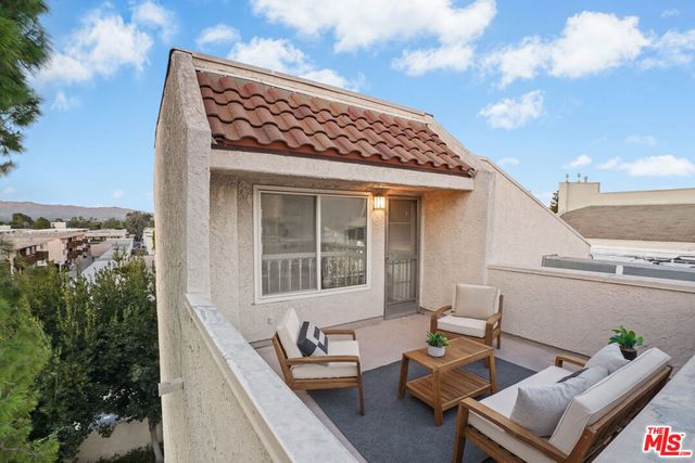 5333 Zelzah Avenue 338, Encino, CA 91316