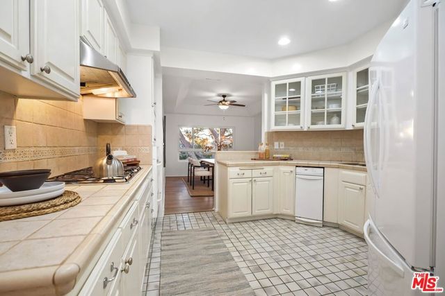 5333 Zelzah Avenue 338, Encino, CA 91316