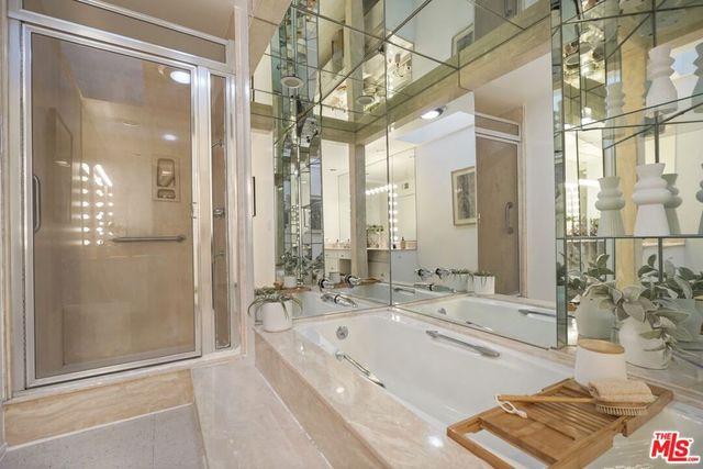 5333 Zelzah Avenue 338, Encino, CA 91316