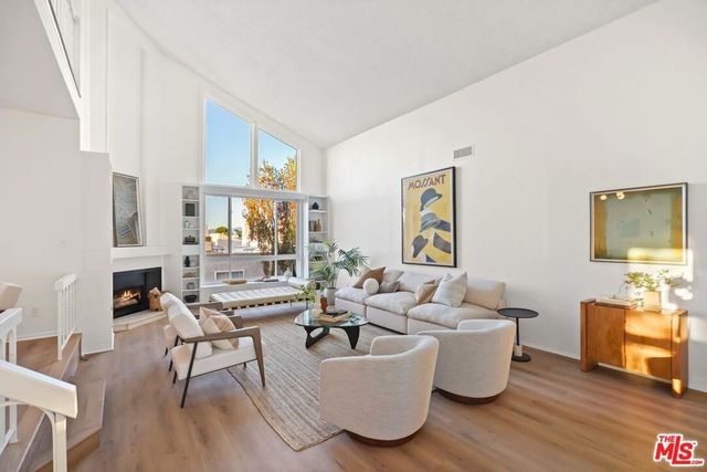 5333 Zelzah Avenue 338, Encino, CA 91316