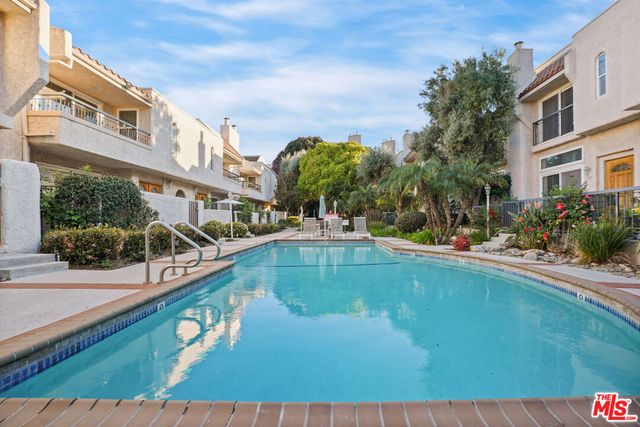 5333 Zelzah Avenue 338, Encino, CA 91316