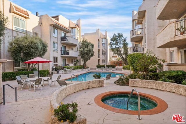 5333 Zelzah Avenue 338, Encino, CA 91316