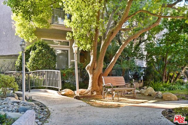 5333 Zelzah Avenue 338, Encino, CA 91316