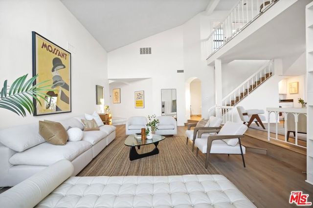 5333 Zelzah Avenue 338, Encino, CA 91316