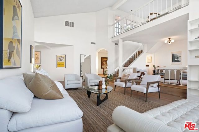 5333 Zelzah Avenue 338, Encino, CA 91316