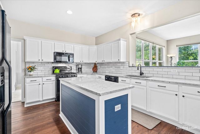275 Hampton Road, Sugar Grove, IL 60554