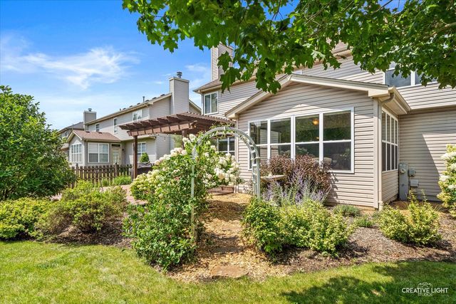 275 Hampton Road, Sugar Grove, IL 60554