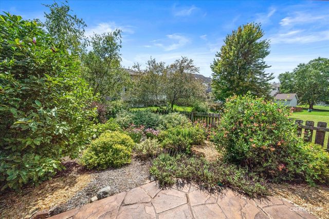 275 Hampton Road, Sugar Grove, IL 60554