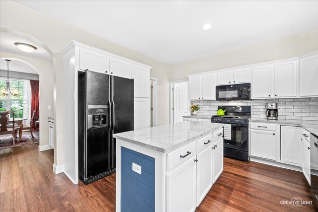 275 Hampton Road, Sugar Grove, IL 60554