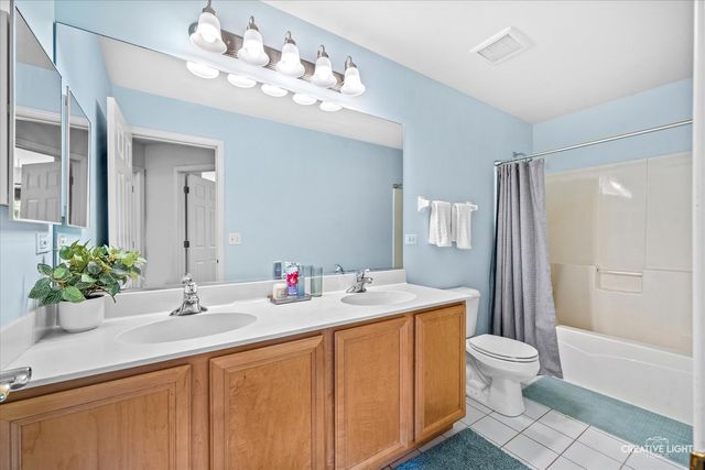 275 Hampton Road, Sugar Grove, IL 60554