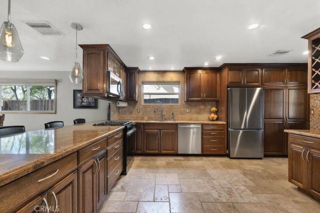 23807 Hartland Street, West Hills, CA 91307