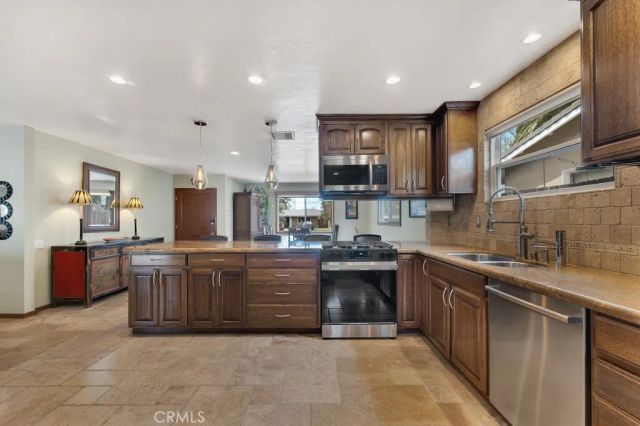 23807 Hartland Street, West Hills, CA 91307