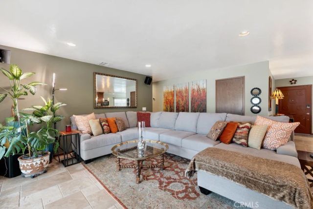 23807 Hartland Street, West Hills, CA 91307