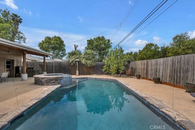 23807 Hartland Street, West Hills, CA 91307