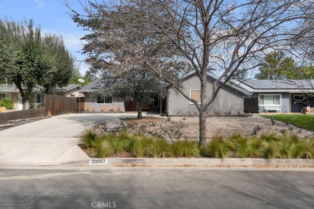 23807 Hartland Street, West Hills, CA 91307