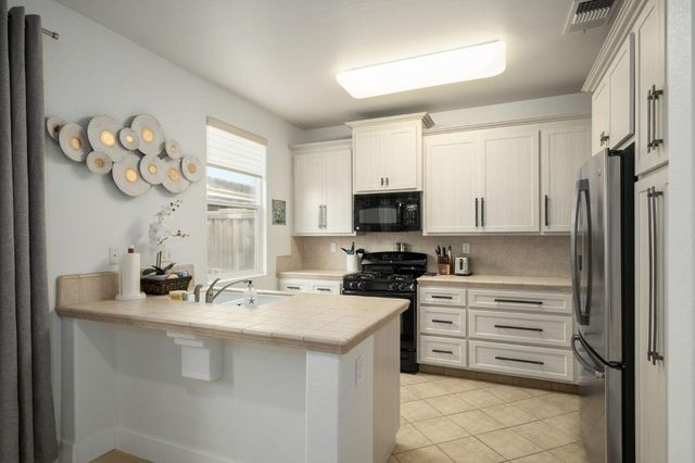 4680 Javier Way, Fresno, CA 93722