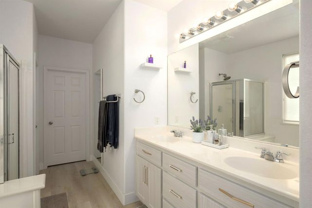 4680 Javier Way, Fresno, CA 93722