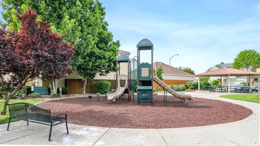 Image 27 of property listing at 4680 Javier Way, Fresno, CA 93722