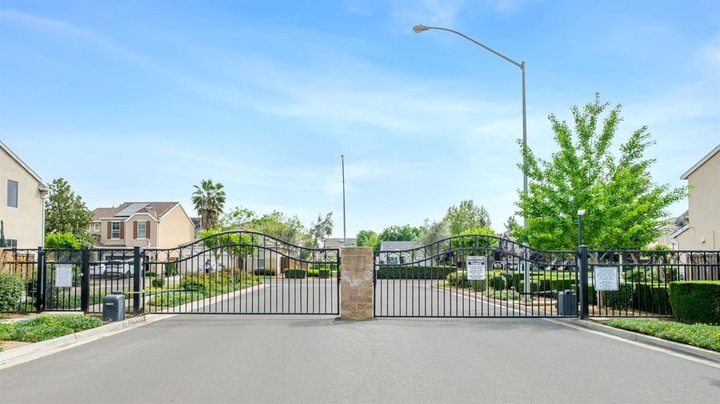 Image 29 of property listing at 4680 Javier Way, Fresno, CA 93722