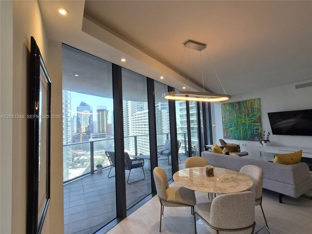 1000 Brickell Plz 2101, Miami, FL 33131