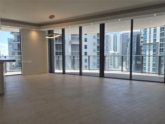 1000 Brickell Plz 2101, Miami, FL 33131