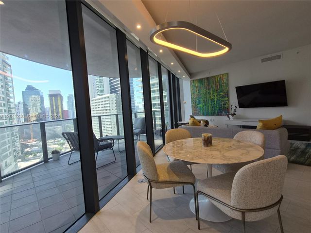 1000 Brickell Plz 2101, Miami, FL 33131