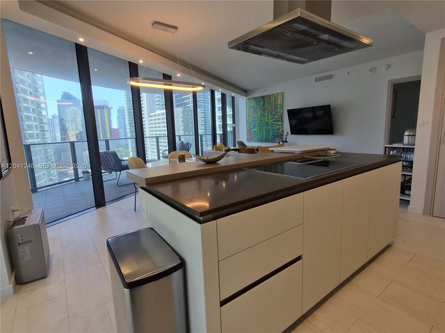 1000 Brickell Plz 2101, Miami, FL 33131