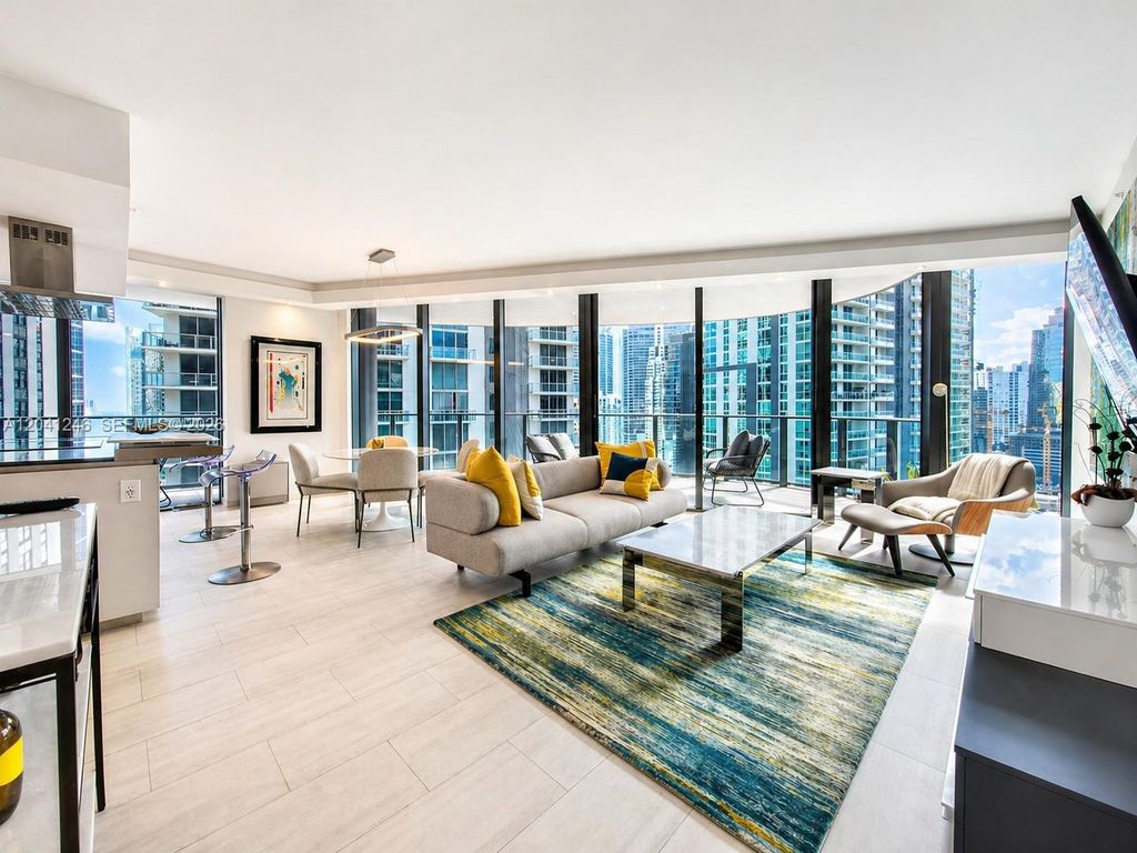 1000 Brickell Plz 2101, Miami, FL 33131