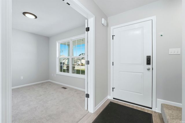 542 Lago Court, Fort Wayne, IN 46818