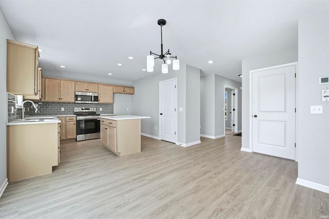 542 Lago Court, Fort Wayne, IN 46818