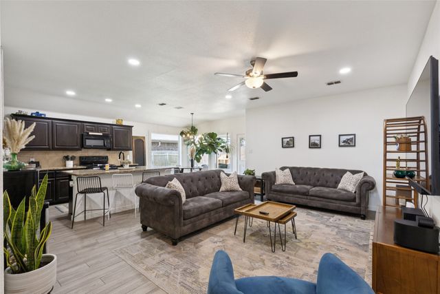 100 Tall Meadow Street, Azle, TX 76020