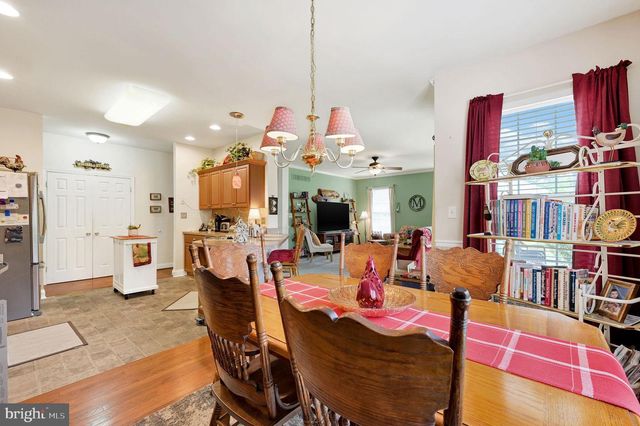 6089 W DENNEYS RD, Dover, DE 19901