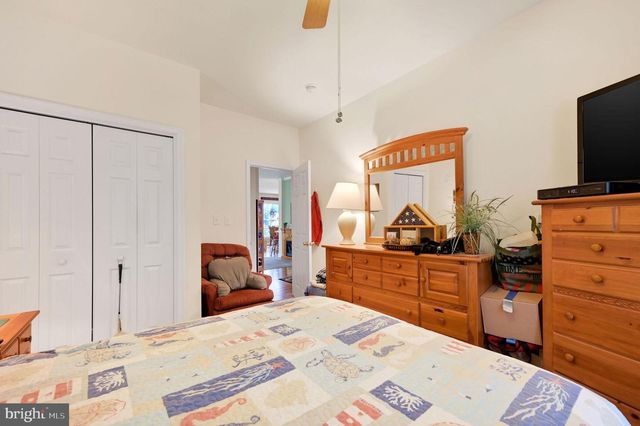 6089 W DENNEYS RD, Dover, DE 19901