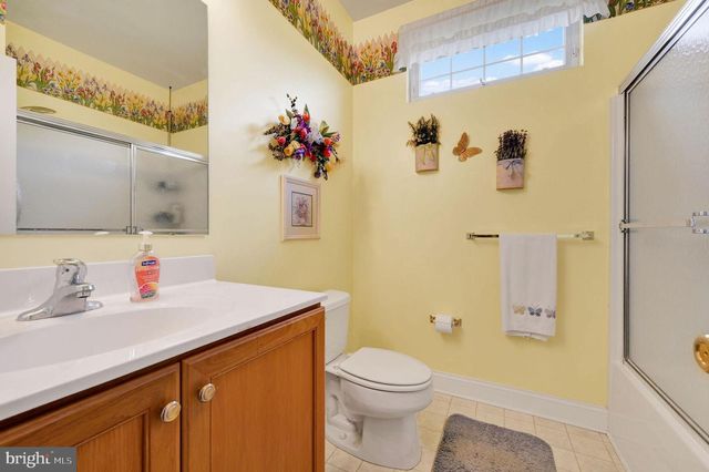 6089 W DENNEYS RD, Dover, DE 19901
