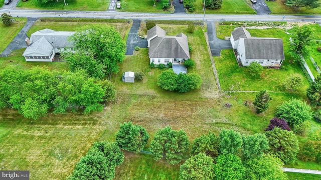 6089 W DENNEYS RD, Dover, DE 19901