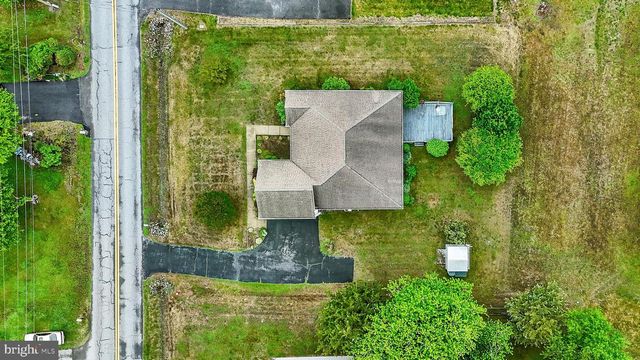 6089 W DENNEYS RD, Dover, DE 19901