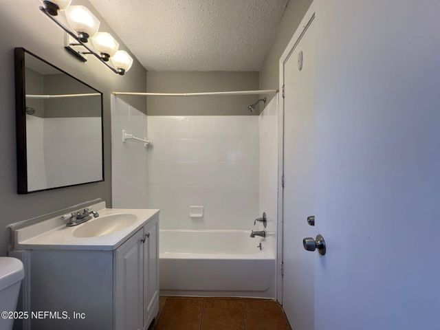 9028 CASTLE Boulevard, Jacksonville, FL 32208
