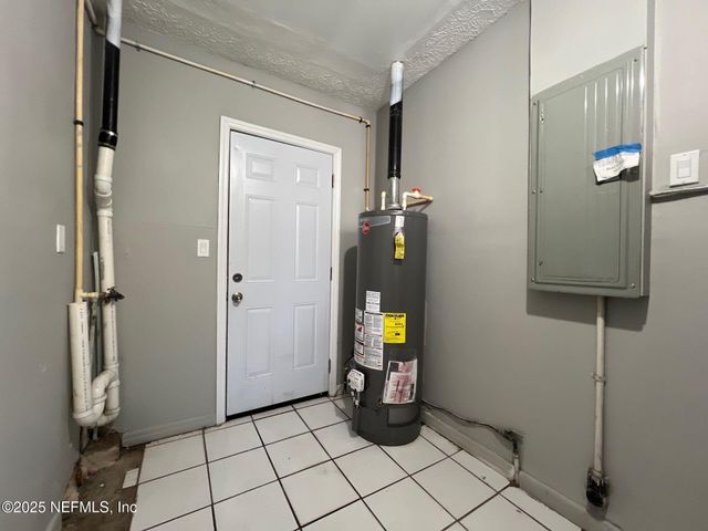 9028 CASTLE Boulevard, Jacksonville, FL 32208
