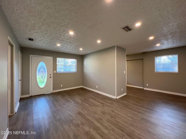 9028 CASTLE Boulevard, Jacksonville, FL 32208