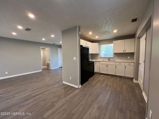 9028 CASTLE Boulevard, Jacksonville, FL 32208