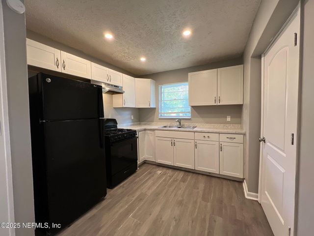 9028 CASTLE Boulevard, Jacksonville, FL 32208