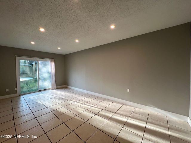 9028 CASTLE Boulevard, Jacksonville, FL 32208