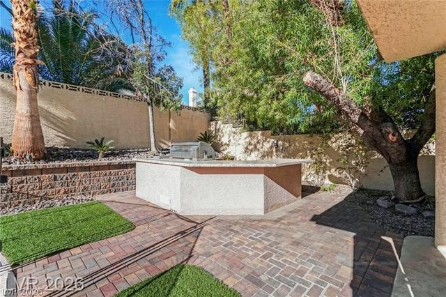 7 Crown Valley Drive, Henderson, NV 89074