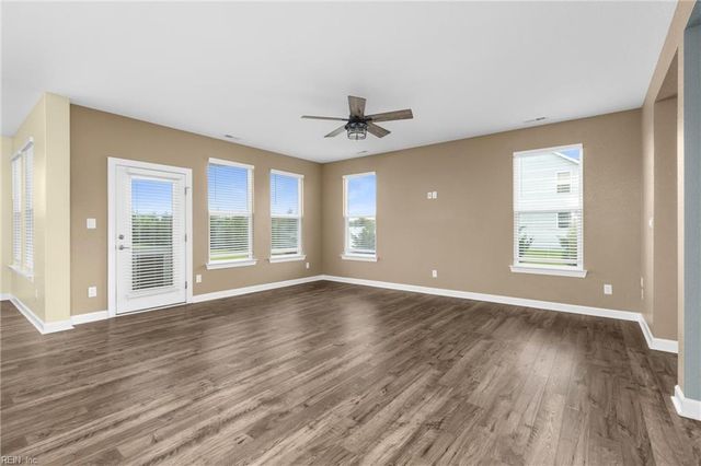 110 Ashbee CT, Moyock, NC 27958