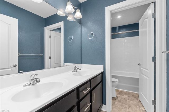 110 Ashbee CT, Moyock, NC 27958