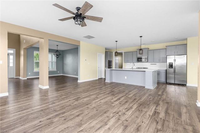 110 Ashbee CT, Moyock, NC 27958